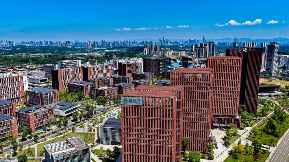 四川成都：18000余名人才在此&ldquo;安家&rdquo; 鸟瞰成都天府国际生物城