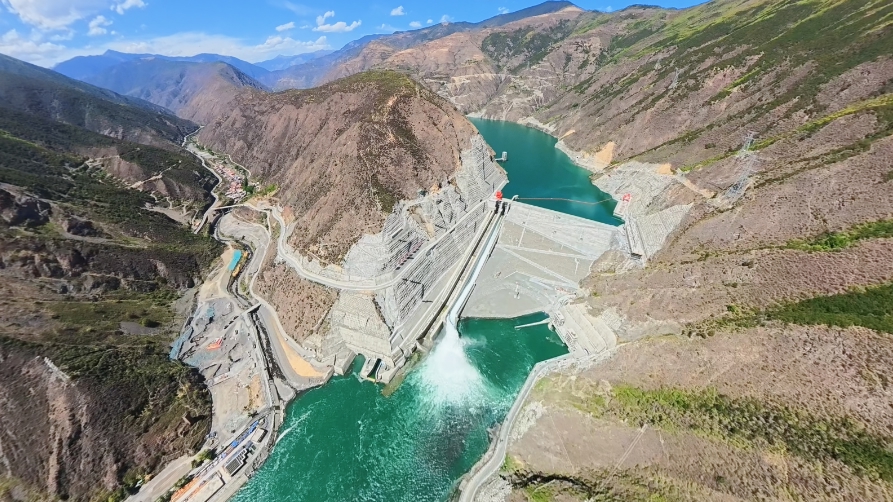大渡河流域金川水电站今天正式并网发电