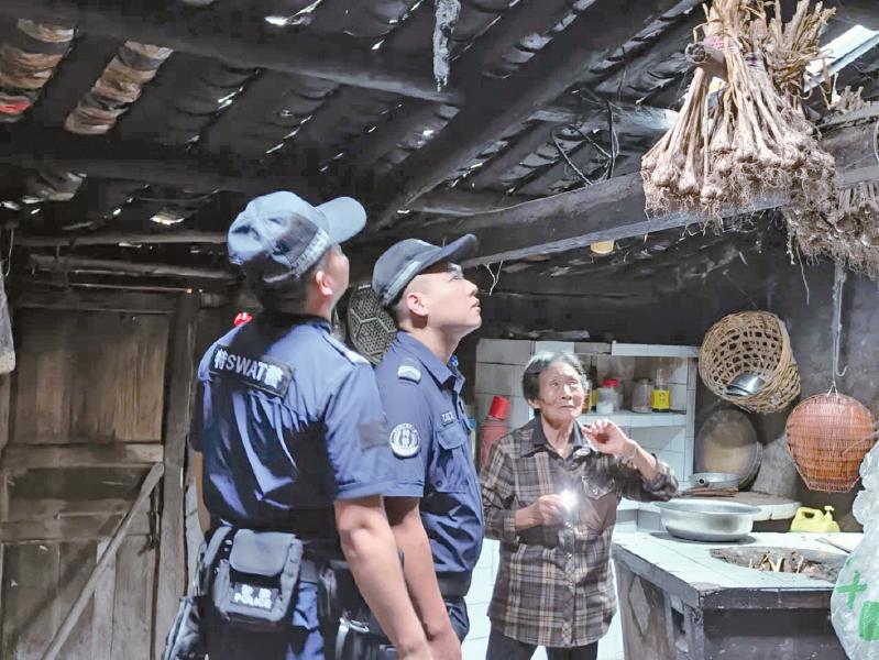 <br />
高县发生5.5级地震 211名受灾群众被转移安置