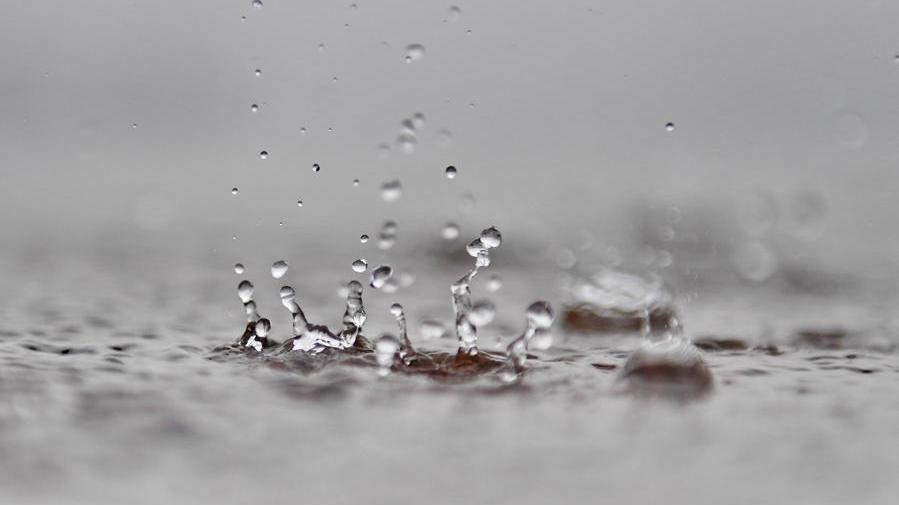 中央气象台发布暴雨橙色预警和强对流天气黄色预警