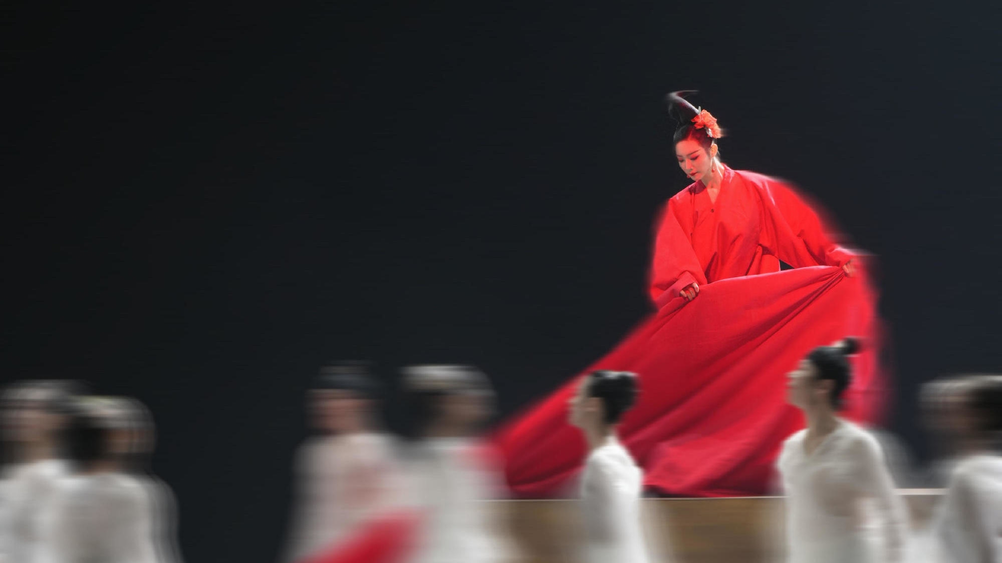 《牡丹亭》三连、《红楼梦》改编 暑期档剧场国风热潮涌动丨有看头