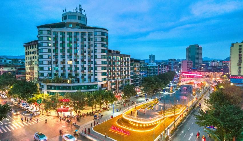巴中南池艺术广场。巴中市委宣传部供图