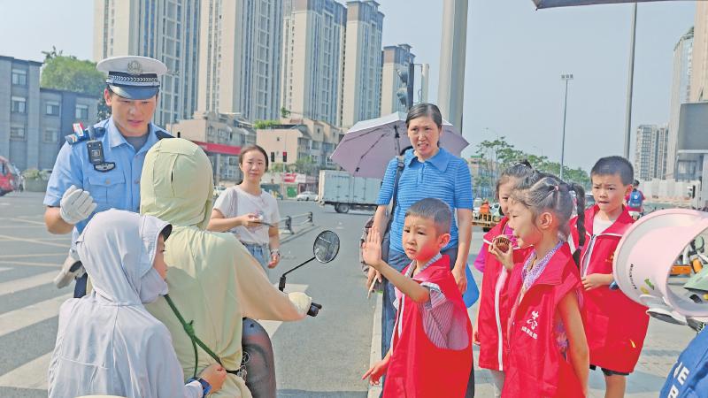街头来了群&ldquo;小交警&rdquo;